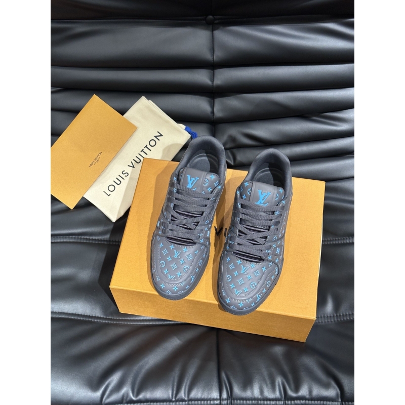 l**is V*t*n sneakers